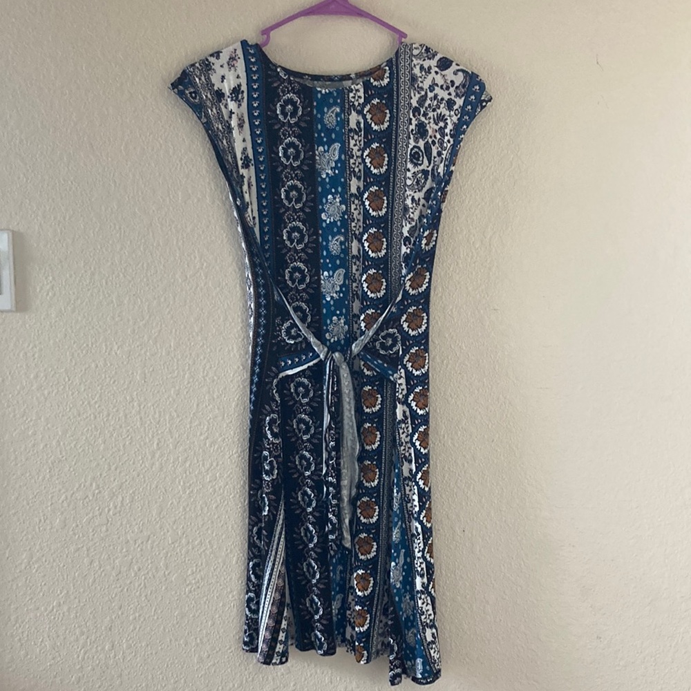 Art class floral print design kids dress. Size L 10/12